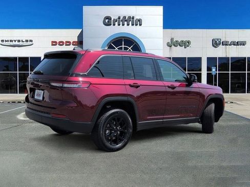 New 2026 Jeep Grand Cherokee Altitude RWD image 4