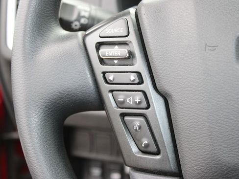 Used 2024 Nissan Frontier SV image 18