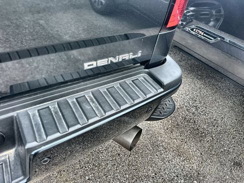 Used 2019 GMC Sierra 2500 Denali w/ Duramax Plus Package AWD/4WD image 8