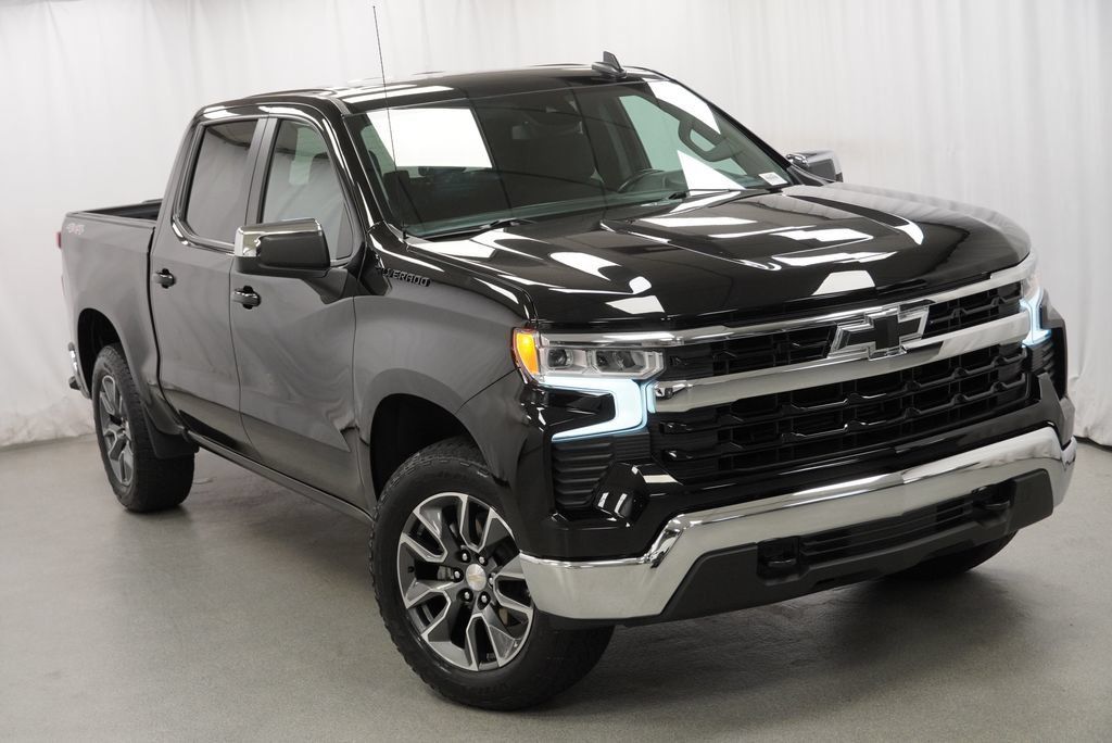 Used 2024 Chevrolet Silverado 1500 LT AWD/4WD image 17