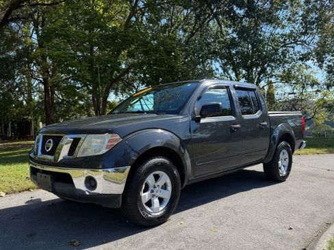 Used 2011 Nissan Frontier SV image 5