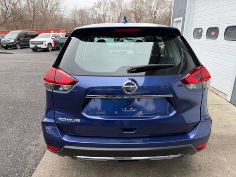 Used 2018 Nissan Rogue S image 5