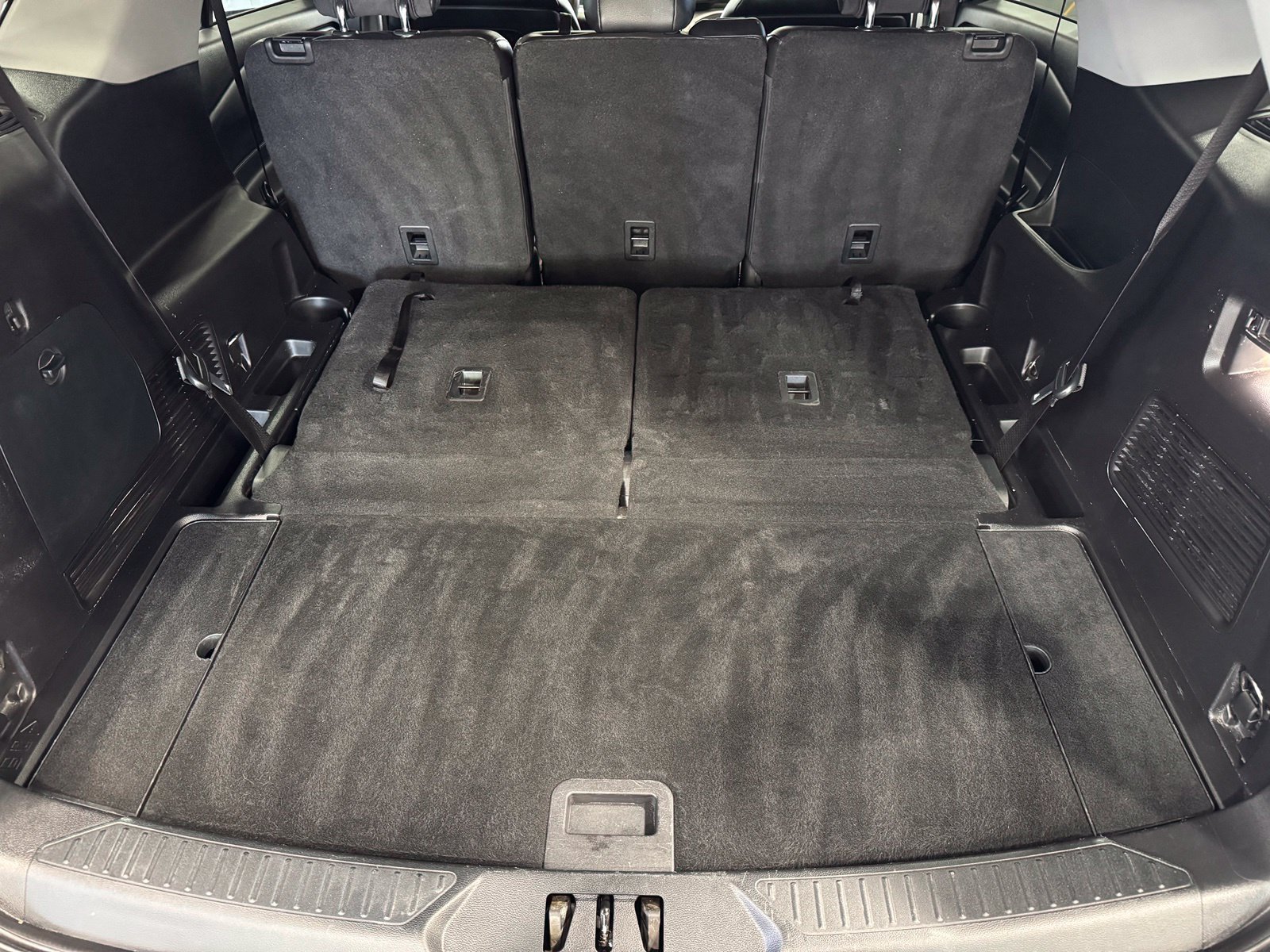 Used 2020 Ford Explorer XLT w/ Equipment Group 202A AWD/4WD image 42