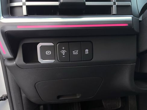 Used 2025 Hyundai Santa Fe Limited image 39