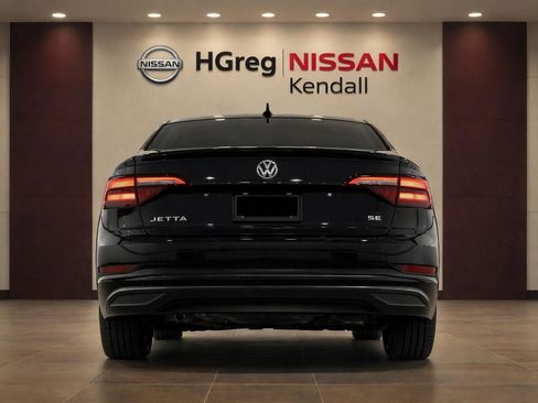 Used 2024 Volkswagen Jetta SE FWD image 5