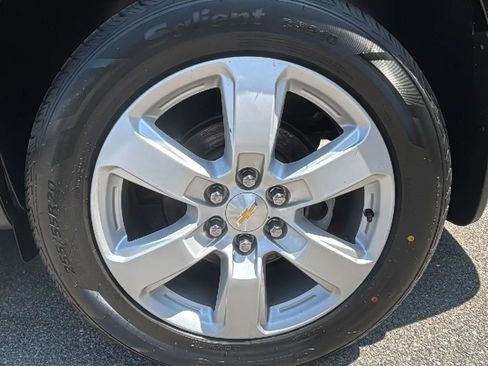 Used 2017 Chevrolet Traverse LT w/ Style and Technology Package image 23