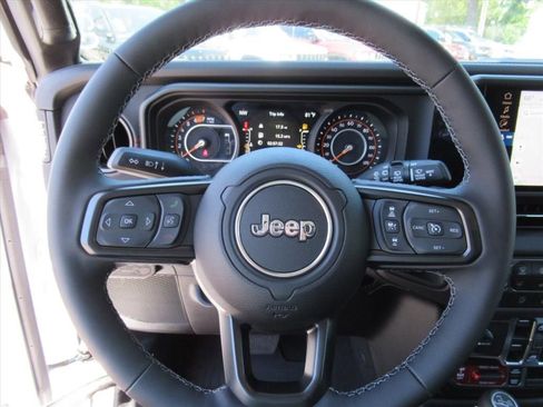 New 2026 Jeep Wrangler Unlimited Rubicon AWD/4WD image 22