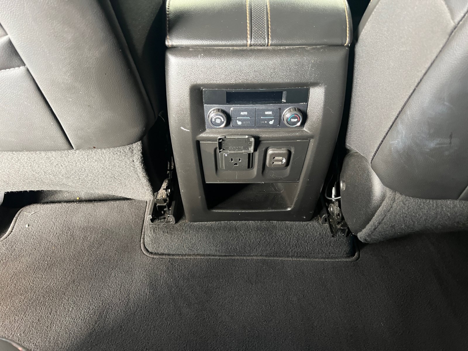 Used 2021 Chevrolet Traverse Premier w/ Redline Edition FWD image 16