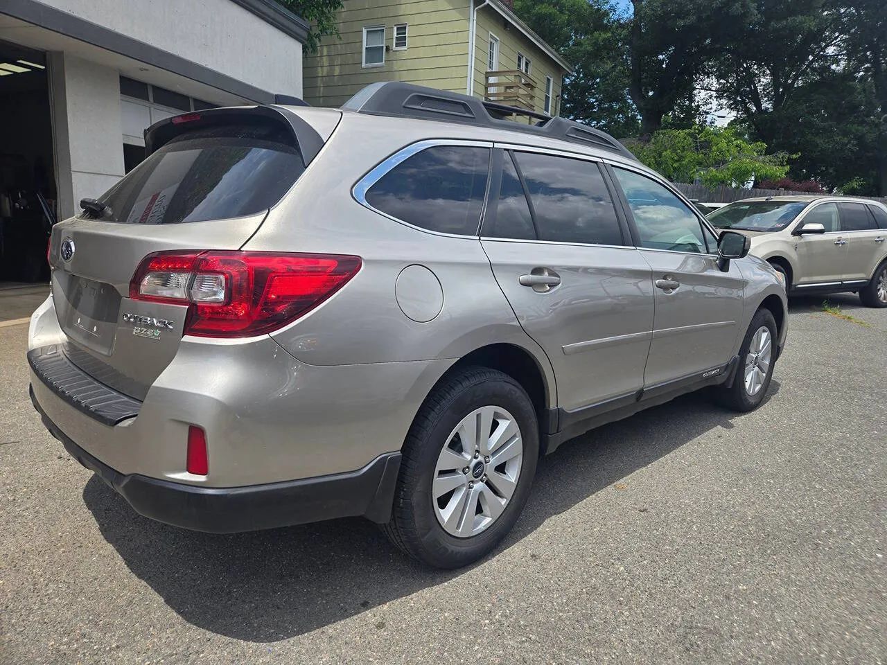 Used 2016 Subaru Outback 2.5i Premium AWD/4WD image 13