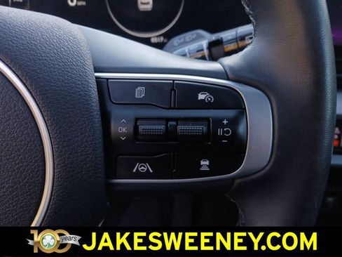 Used 2025 Kia Sportage SX AWD/4WD image 17