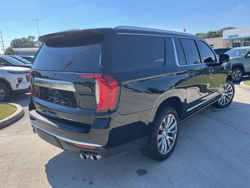 Used 2021 GMC Yukon XL Denali w/ Denali Premium Package image 6
