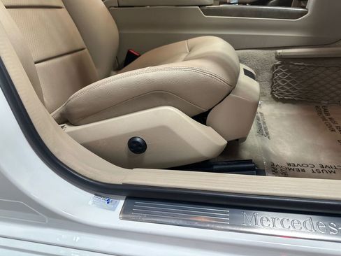 Used 2010 Mercedes-Benz E 350 4MATIC Sedan image 69
