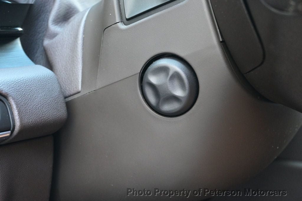 Used 2021 Cadillac Escalade Premium Luxury RWD image 32
