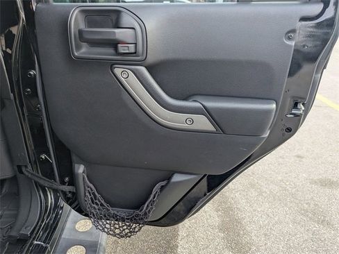 Used 2018 Jeep Wrangler Unlimited Sport S image 25