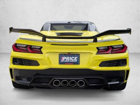 Used 2024 Chevrolet Corvette Z06 RWD image 7