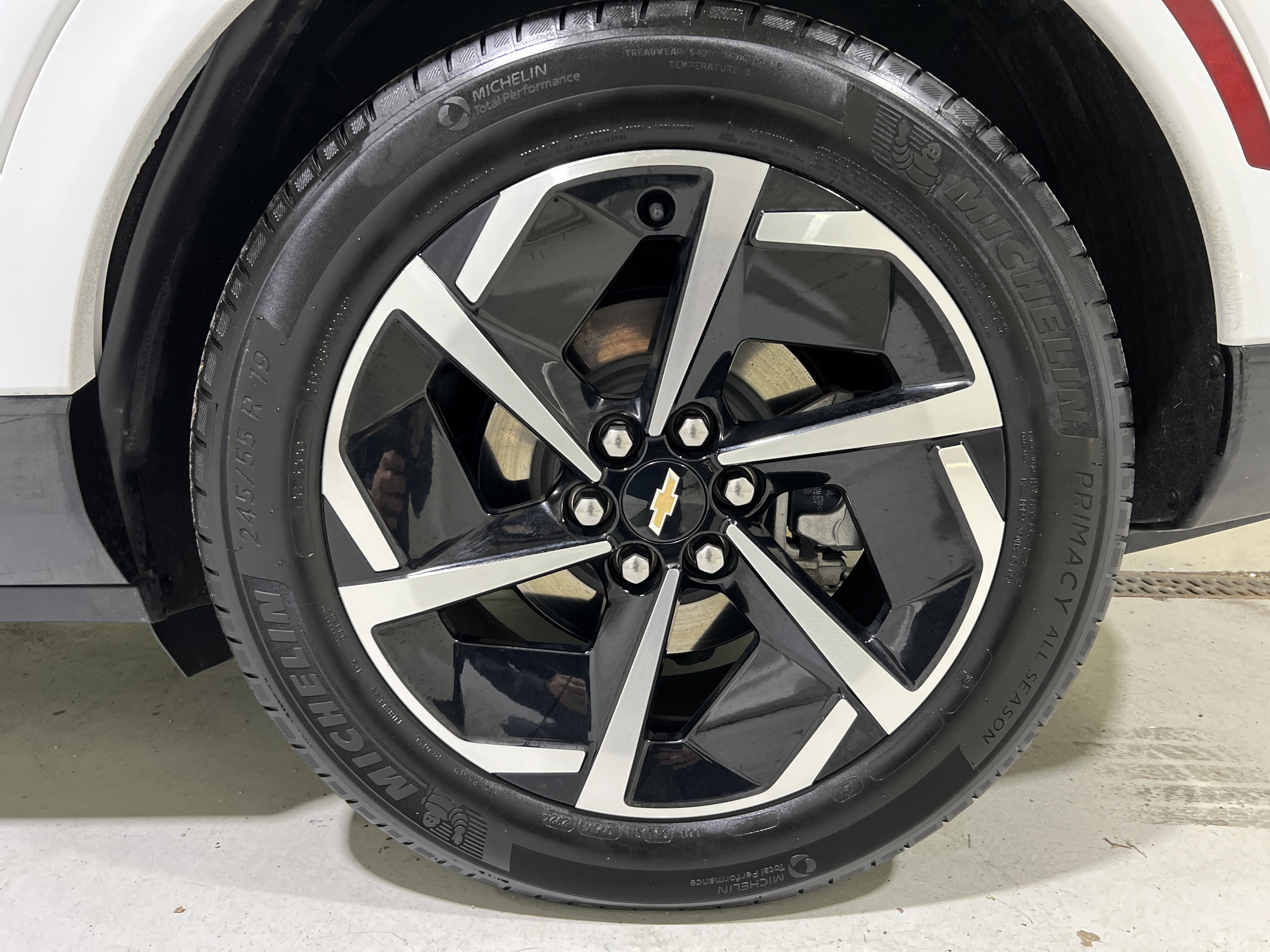 Certified 2024 Chevrolet Equinox EV LT FWD image 13