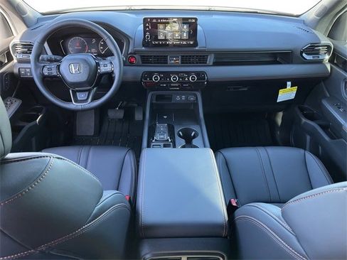 New 2025 Honda Pilot TrailSport image 11