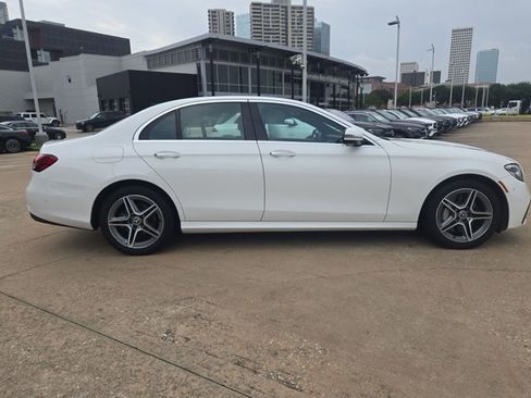 Certified 2022 Mercedes-Benz E 350 4MATIC Sedan image 4