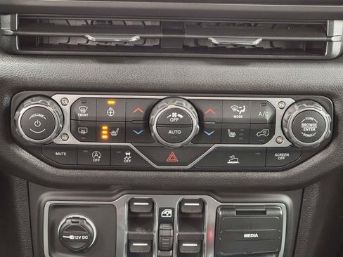 New 2026 Jeep Gladiator Sport AWD/4WD image 5