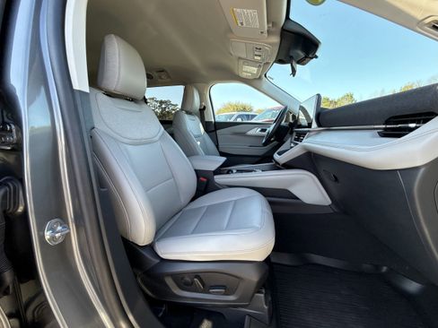 Used 2025 Ford Explorer Active w/ Active Comfort Package image 10