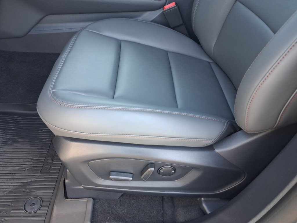 New 2026 Ford Explorer Active w/ Active Comfort Package AWD/4WD image 5