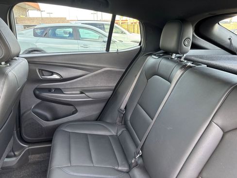 Used 2025 Buick Envista Sport Touring image 38