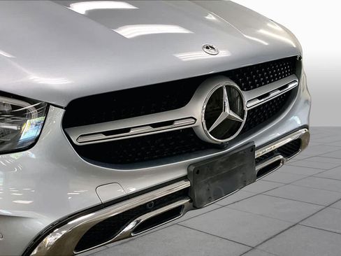 Used 2023 Mercedes-Benz GLC 300 4MATIC Coupe image 32