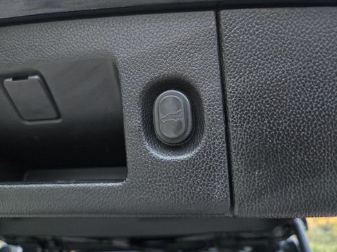 Used 2018 GMC Yukon XL Denali w/ Denali Ultimate Package image 27