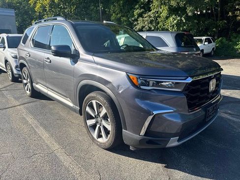 Used 2025 Honda Pilot Elite image 3