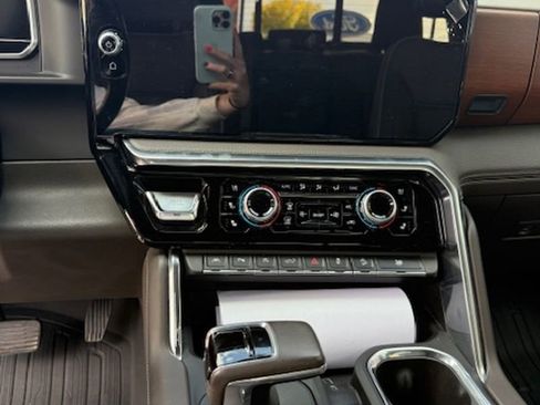 Used 2022 GMC Sierra 1500 Denali w/ Technology Package image 9