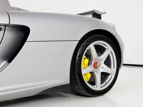 Used 2004 Porsche Carrera GT RWD image 71