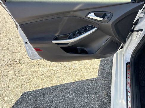 Used 2017 Ford Focus ST image 10