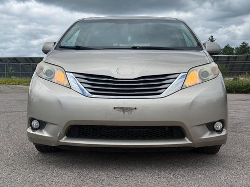 Used 2015 Toyota Sienna XLE AWD/4WD image 8