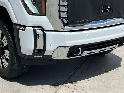Used 2024 GMC Sierra 2500 Denali AWD/4WD image 10