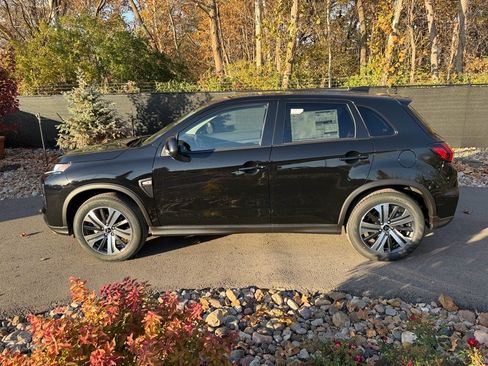 New 2025 Mitsubishi Outlander Sport ES image 2