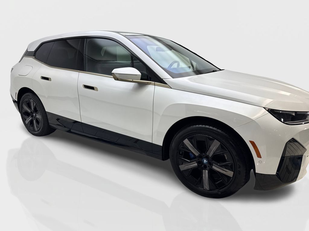 Used 2024 BMW iX xDrive50 w/ Premium Package AWD/4WD image 14