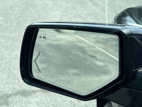 Used 2018 Chevrolet Tahoe LT image 18