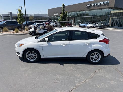 Used 2018 Ford Focus SE FWD image 12