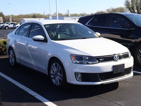 Used 2013 Volkswagen Jetta GLI image 3