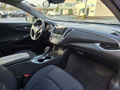 Used 2023 Chevrolet Malibu LT image 4