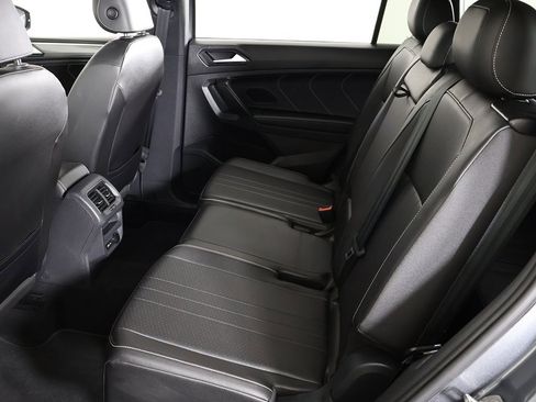 Used 2023 Volkswagen Tiguan SE R-Line image 35