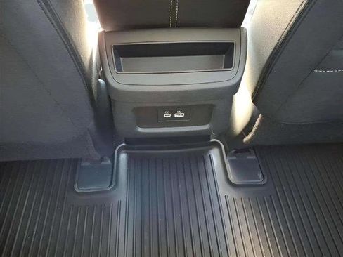 Certified 2025 Nissan Pathfinder S image 13