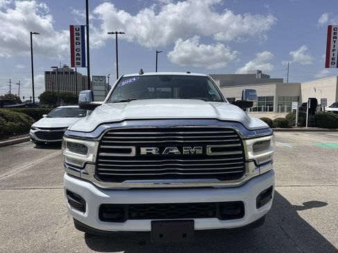 Used 2024 RAM 2500 Laramie AWD/4WD image 2