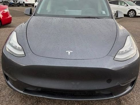 Used 2021 Tesla Model Y Long Range AWD/4WD image 1