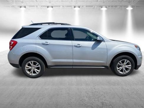 Used 2017 Chevrolet Equinox LT w/ Convenience Package AWD/4WD image 4