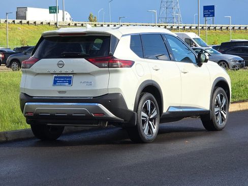 Used 2023 Nissan Rogue Platinum AWD/4WD image 3