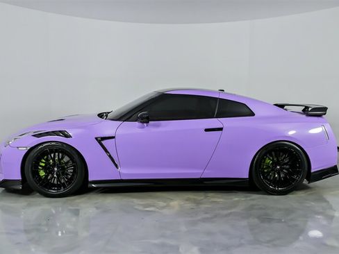 Used 2020 Nissan GT-R Premium AWD/4WD image 8