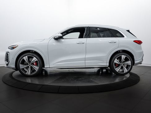 New 2025 Audi SQ5 Premium Plus image 6