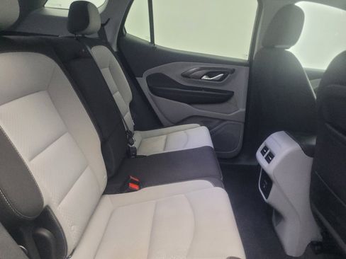 Used 2024 GMC Terrain SLE FWD image 19