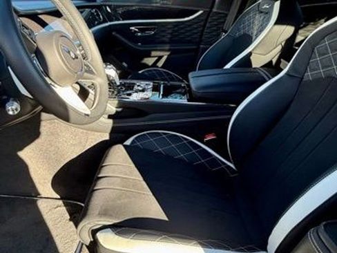 Used 2024 Bentley Flying Spur W12 image 11